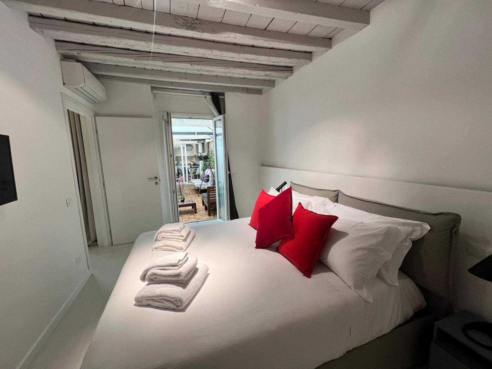 New Ground Floor And Patio Firenze